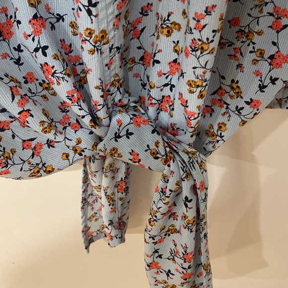 Blouseology Floral Tie-up Shirt - Picture 3 of 4